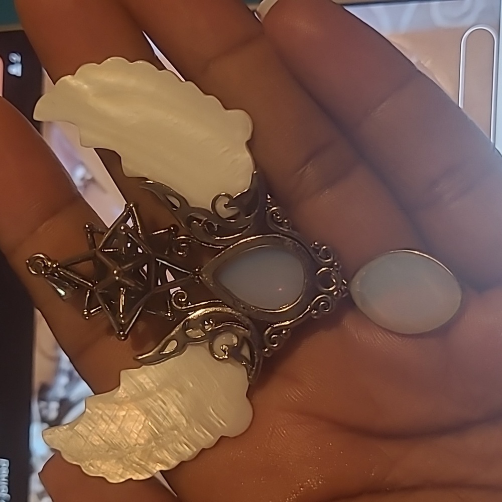 Opalite Wing necklace - Picture 2 of 2